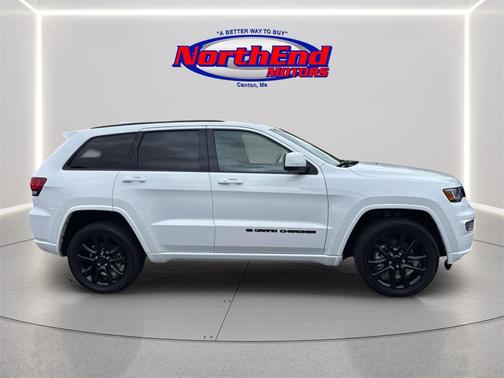 2022 Jeep Grand Cherokee Laredo