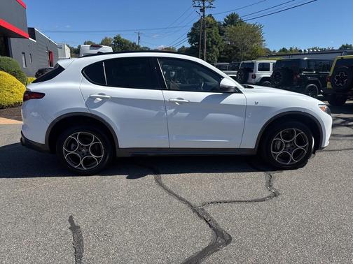 2022 Alfa Romeo Stelvio Ti