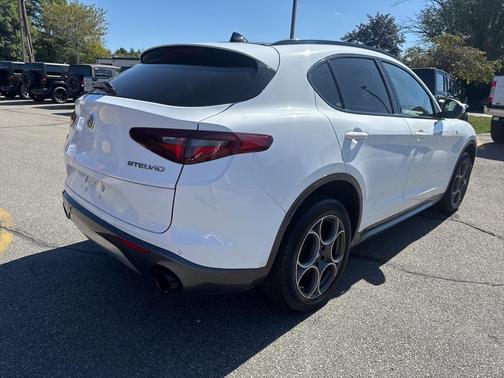 2022 Alfa Romeo Stelvio Ti