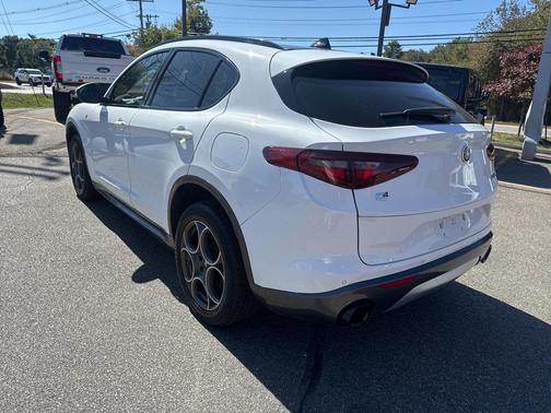 2022 Alfa Romeo Stelvio Ti