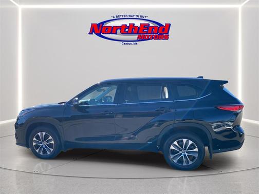 2022 Toyota Highlander Hybrid XLE