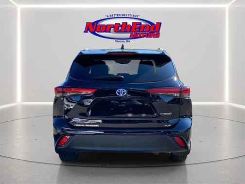 2022 Toyota Highlander Hybrid XLE