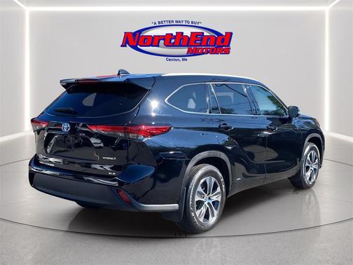 2022 Toyota Highlander Hybrid XLE