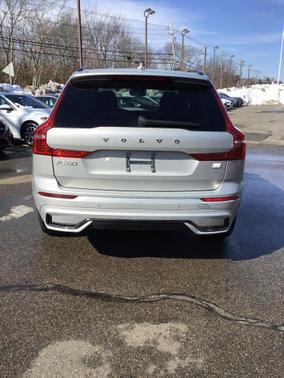 2022 Volvo XC60 Recharge Plug-In Hybrid T8 R-Design