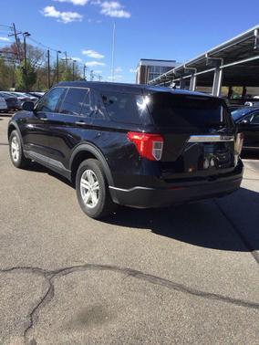 Black Metallic 2022 Ford Explorer Base