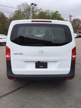 Arctic White 2022 Mercedes-Benz Metris Base