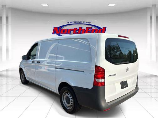 Arctic White 2022 Mercedes-Benz Metris Base