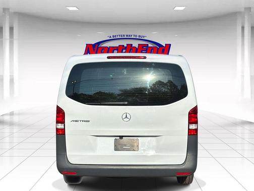 Arctic White 2022 Mercedes-Benz Metris Base