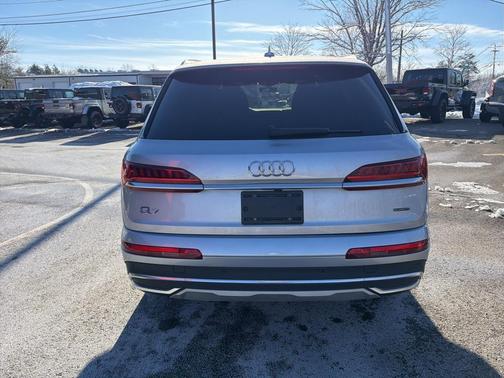2022 Audi Q7 55 Premium