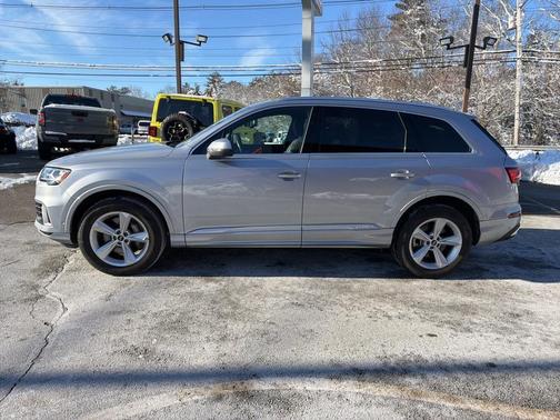 2022 Audi Q7 55 Premium