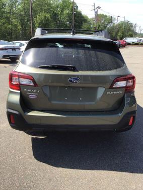 Wilderness Green Metallic 2018 Subaru Outback 2.5i Limited