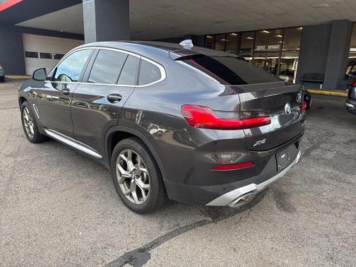 2025 BMW X4 xDrive30i