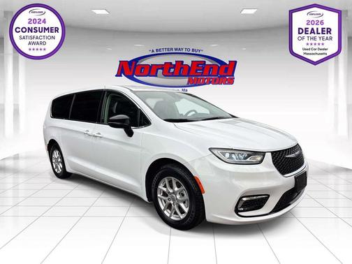 Bright White Clearcoat 2024 Chrysler Pacifica Touring L
