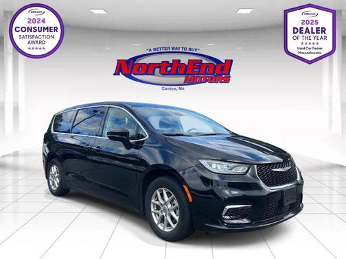 Diamond Black Crystal Pearlcoat 2024 Chrysler Pacifica Touring L