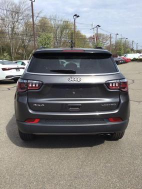 Granite Crystal Metallic Clearcoat 2022 Jeep Compass Limited