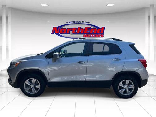 Silver Ice Metallic 2019 Chevrolet Trax LT