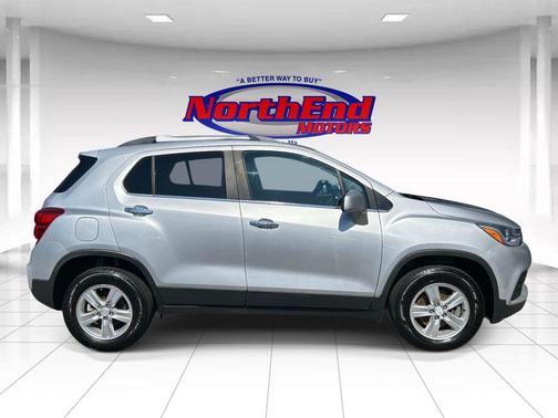 Silver Ice Metallic 2019 Chevrolet Trax LT