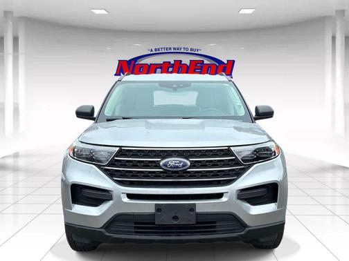 Iconic Silver Metallic 2023 Ford Explorer XLT