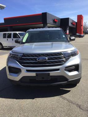 Silver Metallic 2023 Ford Explorer XLT
