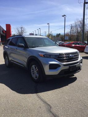 Silver Metallic 2023 Ford Explorer XLT