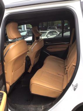 Bright White Clearcoat 2023 Jeep Grand Cherokee Summit