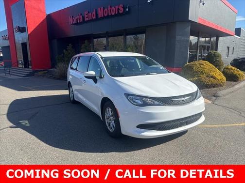 2022 Chrysler Voyager LX