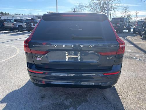 2023 Volvo XC60 B5 Core