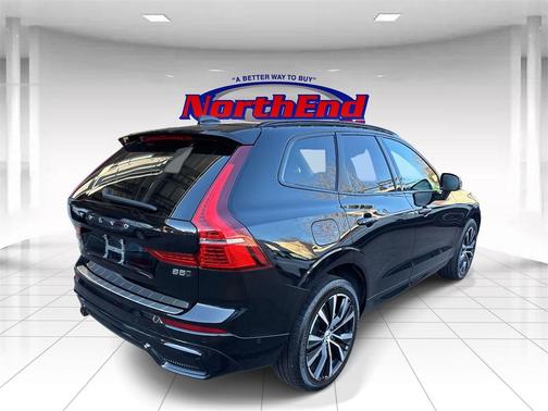 2024 Volvo XC60 B5 Plus Dark Theme