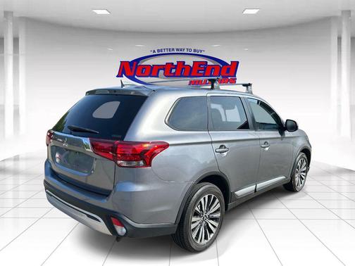 Mercury Gray Metallic 2020 Mitsubishi Outlander ES S-AWC