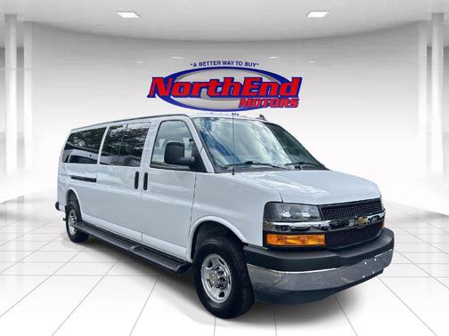 Summit White 2025 Chevrolet Express 3500 RWD 3500 Extended Wheelbase LT