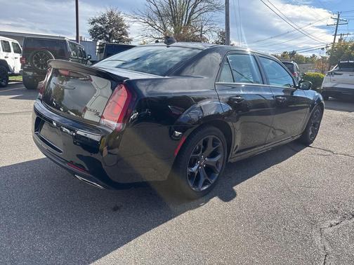 2021 Chrysler 300 S