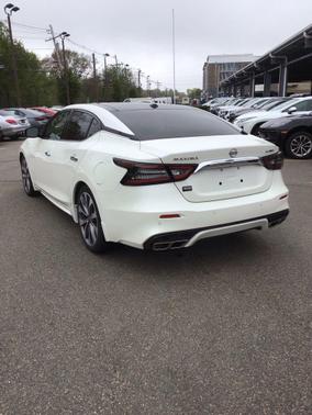 Pearl White Tricoat 2023 Nissan Maxima 3.5 Platinum