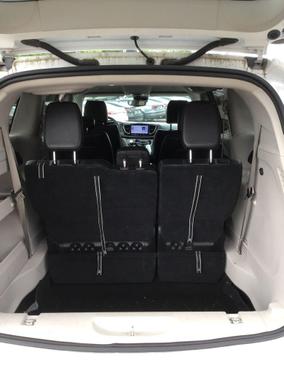 Bright White Clearcoat 2023 Chrysler Pacifica Touring L