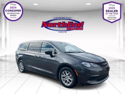 Granite Crystal Metallic Clearcoat 2023 Chrysler Voyager LX