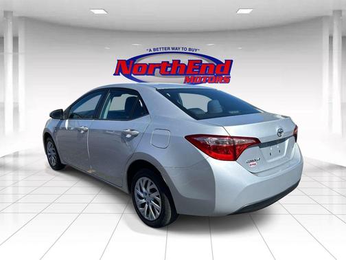 Classic Silver Metallic 2018 Toyota Corolla LE