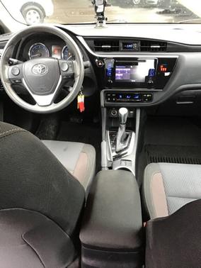 Classic Silver Metallic 2018 Toyota Corolla LE