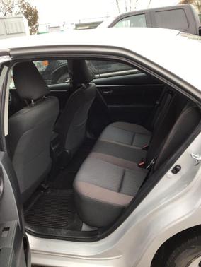 Classic Silver Metallic 2018 Toyota Corolla LE