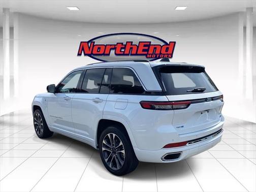 2022 Jeep Grand Cherokee 4xe Overland