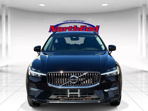 Black 2023 Volvo XC60 B5 Core