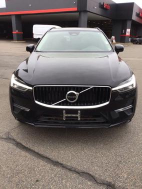 Black 2023 Volvo XC60 B5 Core