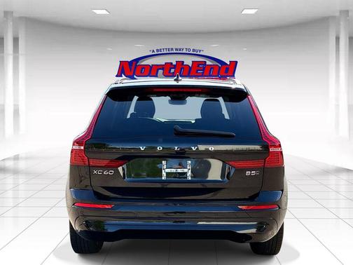 Black 2023 Volvo XC60 B5 Core