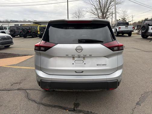 2024 Nissan Rogue SV