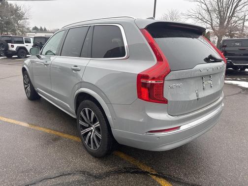 2024 Volvo XC90 B6 Plus Bright Theme 7-Seater