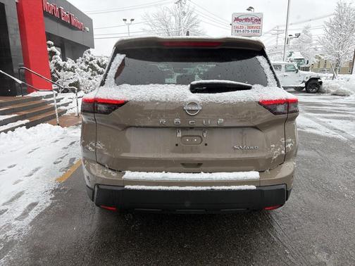 2024 Nissan Rogue SV