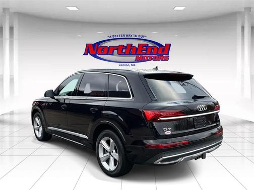 2022 Audi Q7 45 Premium Plus