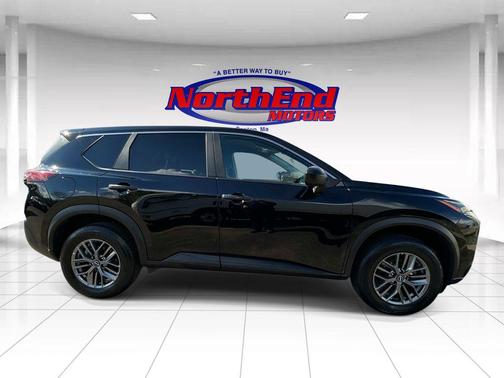 Super Black 2023 Nissan Rogue S