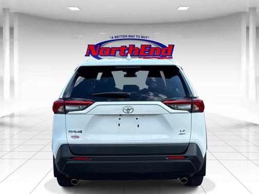 Ice Cap 2023 Toyota RAV4 LE