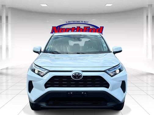 Ice Cap 2023 Toyota RAV4 LE