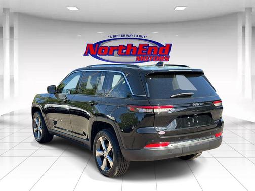 Diamond Black Crystal Pearlcoat 2022 Jeep Grand Cherokee Limited