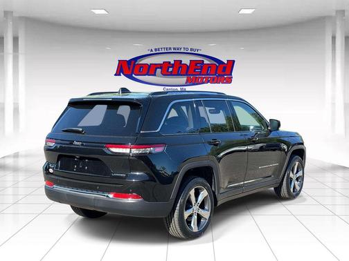 Diamond Black Crystal Pearlcoat 2022 Jeep Grand Cherokee Limited